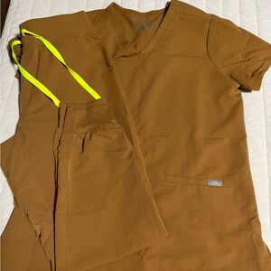 Figs Earth Scrub Set